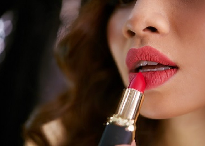Cara Memilih Lipstik yang Tidak Membuat Bibir Pecah-Pecah