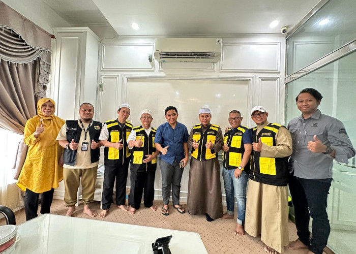 Rapat Umroh Charter 1 Pesawat! Bonus Umroh ke 3 dan Ziarah Hudaibiyah dari CEO H. Dedi Suparman