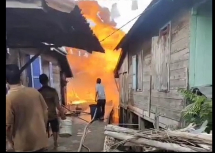 Akibat Korsleting Listrik, Delapan Rumah di Pampangan OKI Ludes Terbakar 