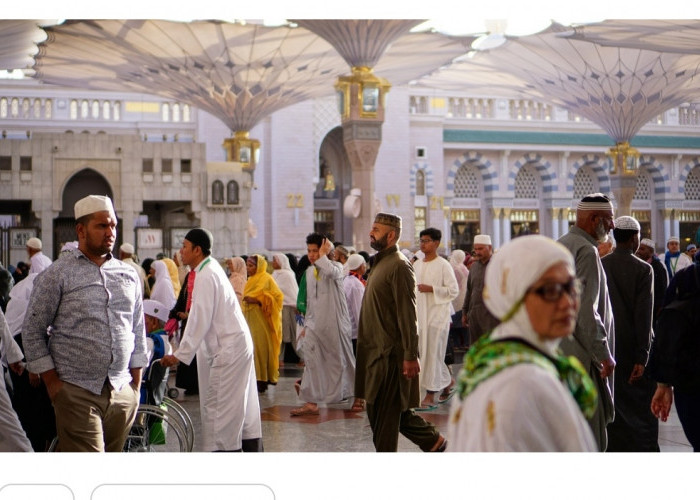 Apakah Boleh Seorang Anak Pergi Haji Ketika Orangtuanya Belum Pernah Pergi Haji?