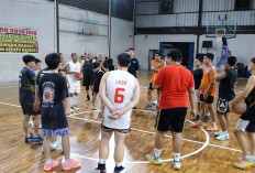 Komunitas Monday Night Gelar Fun Game Basket di GOR Duta Jaya