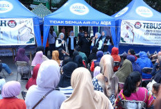 PMPB Sumsel Berbagi Kasih di Bulan Ramadan, Tebus Murah Sembako Disambut Antusias Warga di Asrama Haji 