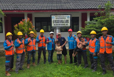 PLN Hadirkan Terang untuk Pendidikan Pelosok, SD Negeri Sungai Jambu Kini Nikmati Listrik Tenaga Surya