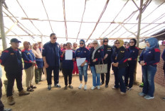 PMPB Sumsel Serahkan Bantuan Modal Rp60 Juta kepada Pengrajin Batu Bata