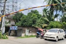 Bahaya Mengintai! Portal Sako Baru Miring Ancam Nyawa Pengguna Jalan