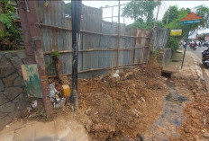 Galian Lahan Kosong di Simpang Empat Kapten Arivai Di Hentikan Sementara