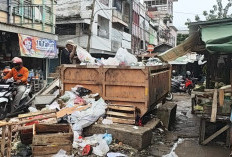 Aroma Tidak Sedap TPS Ganggu Kenyamanan Pasar Cinde Palembang