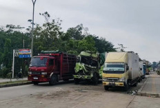 Truk Diduga Rem Blong, Pengendara Motor Tewas Terjepit