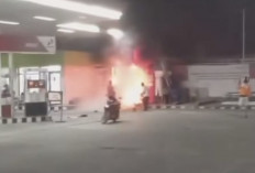 Panik, Bengkel di SPBU Simpang BLK Palembang Terbakar Saat Warga Antre BBM