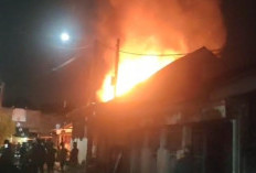 Akibat Ledakan TV Tabung, 1 Rumah Warga Perumahan PNS OPI Hangus Terbakar