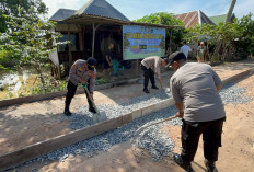 Polisi Cek Titik Jalan Rusak di Desa Sembadak 