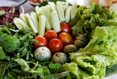 Aneka Lalapan Khas Palembang yang Segar, Sederhana, dan Jadi Pelengkap Hidangan Ikan