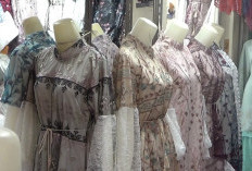 Pakaian Binor Jadi Buruan Warga di Pasar 16 Ilir Palembang