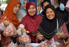 Bazar Ramadan Murah, Telur Murah Ludes Diserbu Warga dalam Hitungan Menit 