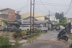 Hujan Guyur Palembang Sejak Subuh, Aktivitas Warga Sedikit Terhambat