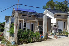 Atap Rumah Warga Muara Enim Ambruk Disapu Angin Kencang