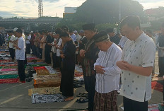 Ribuan Muslim Salat Iduladha di Parkiran PSX Palembang, Masjid Al Falah Sembelih 9 Sapi dan 15 Kambing