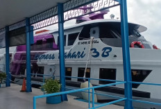 Kapal Express Bahari Gagal Berangkat, Penumpang Kecewa!