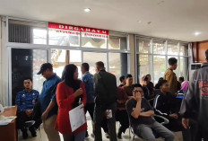 Kejar Deadline Pemutihan Pajak, Warga Padati Samsat Palembang