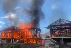 Kebakaran Hebat di OKU Selatan! Tiga Rumah Ludes dalam Hitungan Menit