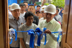 Walikota Palembang Resmikan Bedah Rumah di Hari Bakti PU ke 80 Tahun 