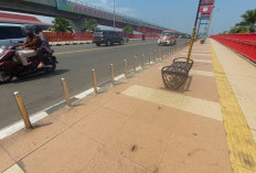 Besi Pembatas Jalan Ampera yang Hilang Kembali Terpasang
