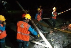 Meteran Listrik Rusak Akibat Galian Siring dan Tiang Listrik Roboh, Siapa Tanggung Jawab?