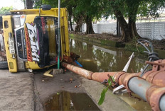 Truk Sawit Tabrak Pos Kamling di Kertapati, Satu Warga Luka dan Dilarikan ke RSUD Bari